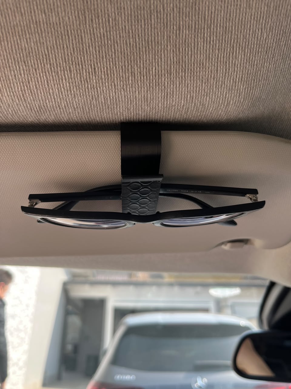 Car Visor Sunglasses Holder 2